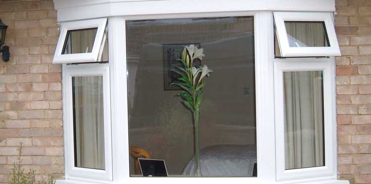 خرید و فروش پنجره دو جداره مدل سایه بانی با شرایط فوق العاده